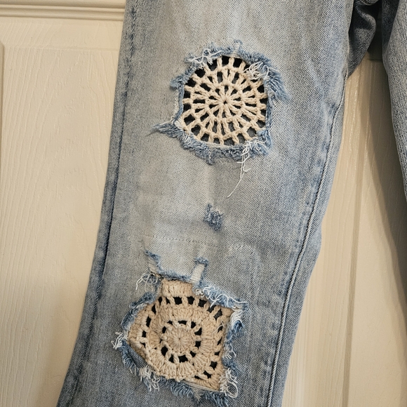CEROS Light Wash Flare Jeans with Crochet Accents - Picture 2 of 8